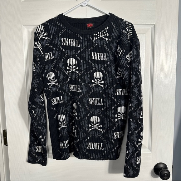 Vintage Y2K size Med. ribbed sweater, skull pattern, cotton blend, goth, diesel - Picture 1 of 6
